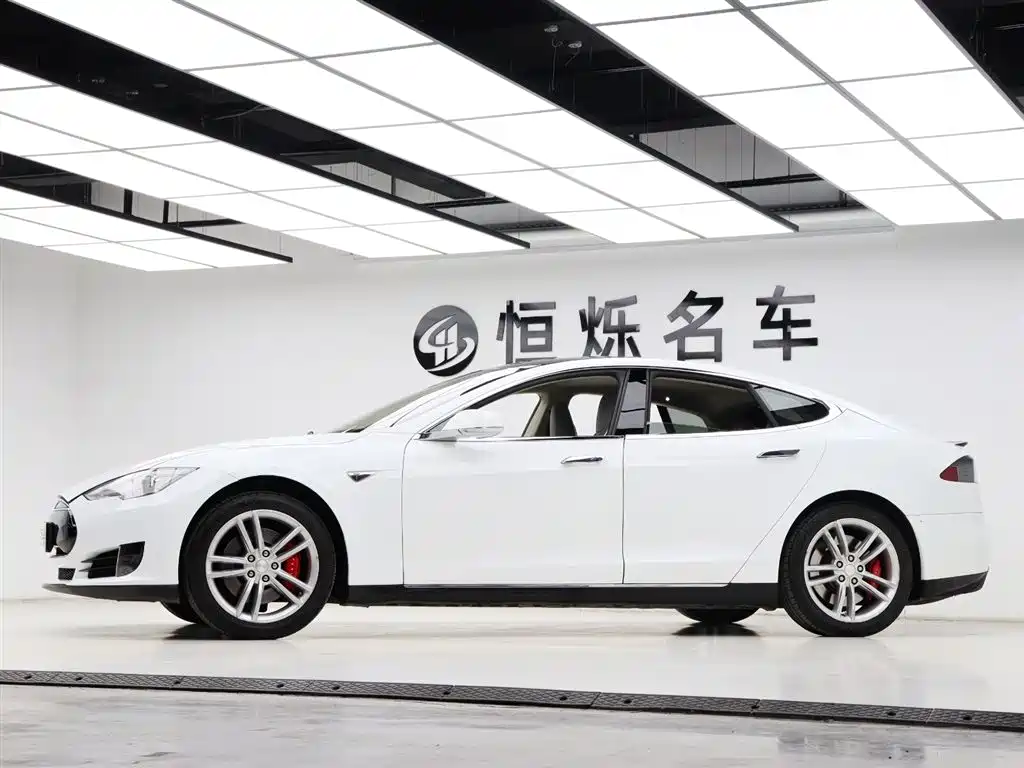 Photo 27 - Tesla Model S