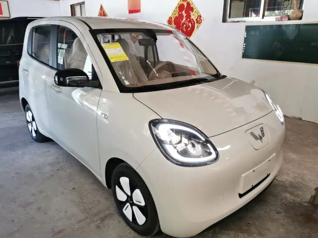 Wuling Motors Hongguang MINIEV 2026 2025 4-Door Advanced