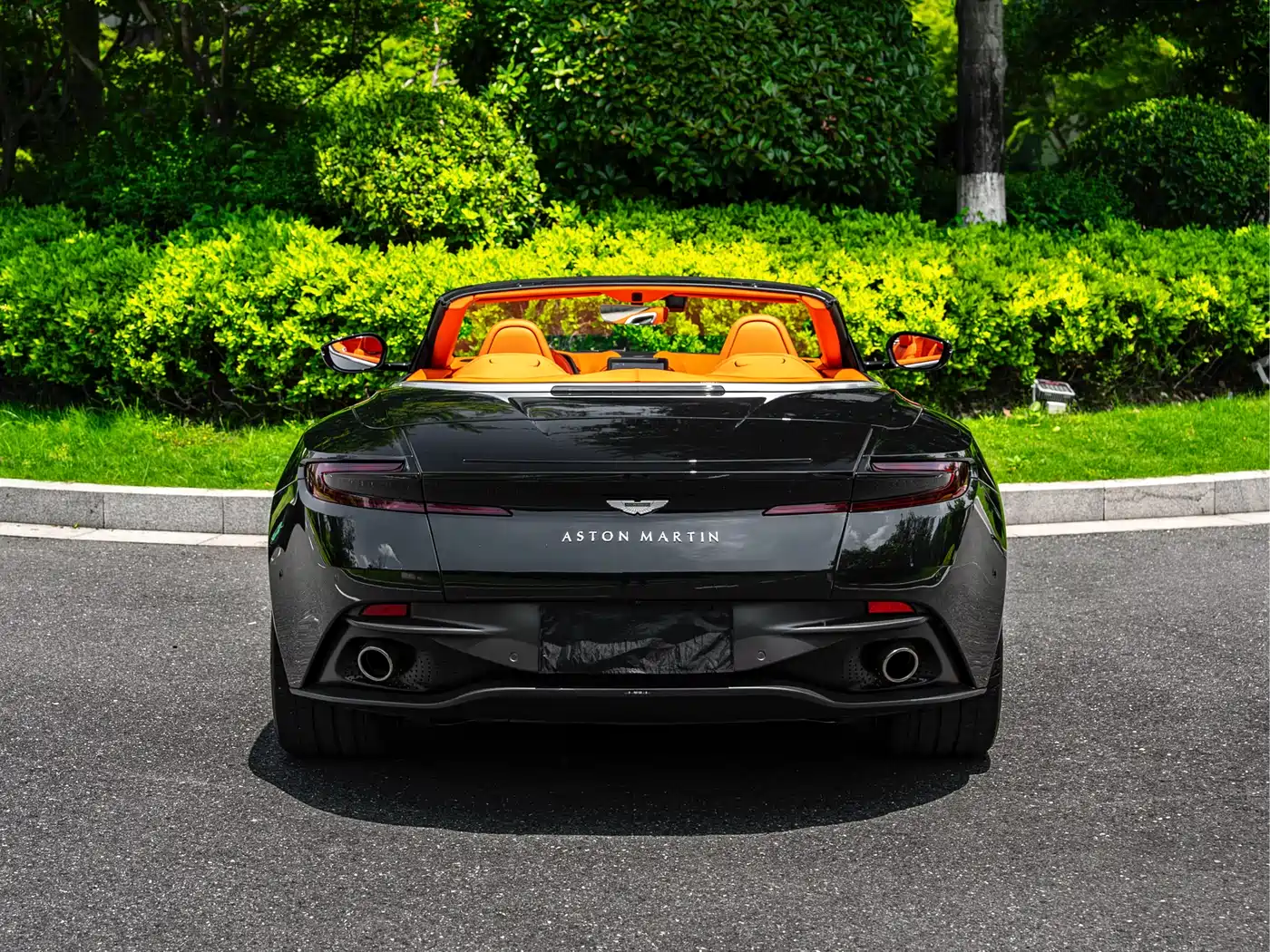 Aston Martin DB11 2023 4.0T V8 Volante фото 14