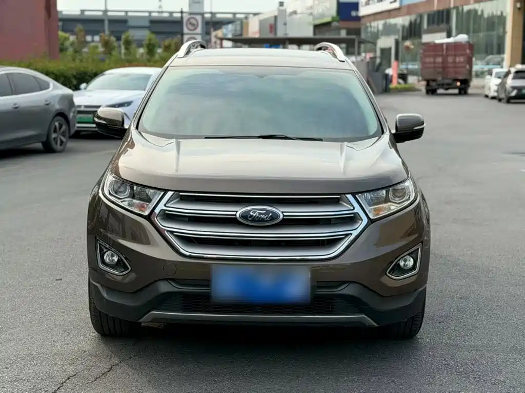 Фото 14 - Ford Edge