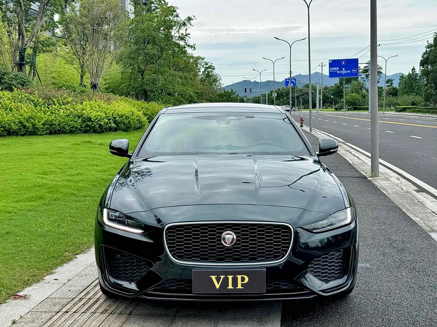 Jaguar XEL 2023 2.0T 250PS R-DYNAMIC S Progressive Sport фото 2