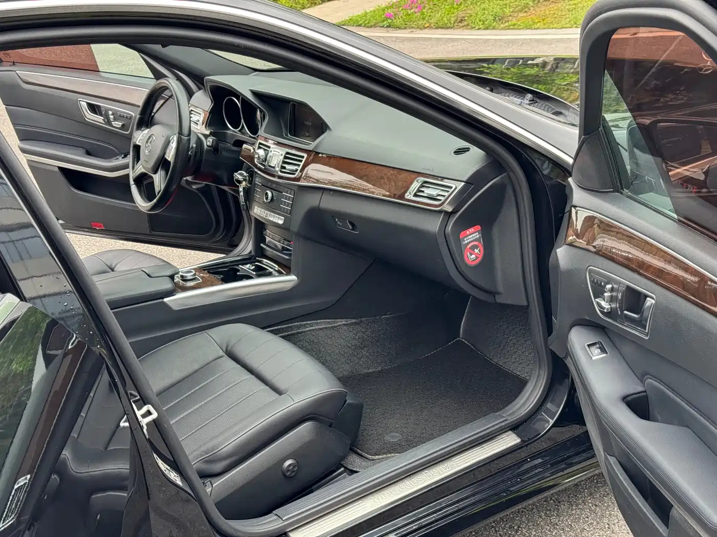 Mercedes-Benz E-Class 2015 E 200 L фото 16