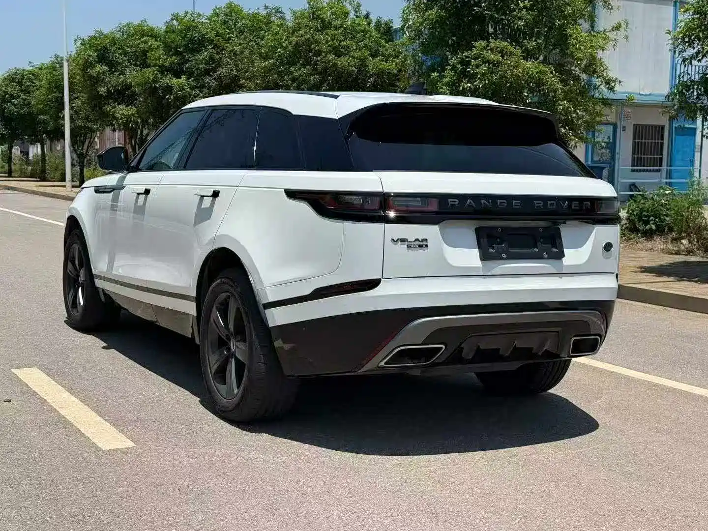 Фото 9 - Land Rover Range Rover Velar