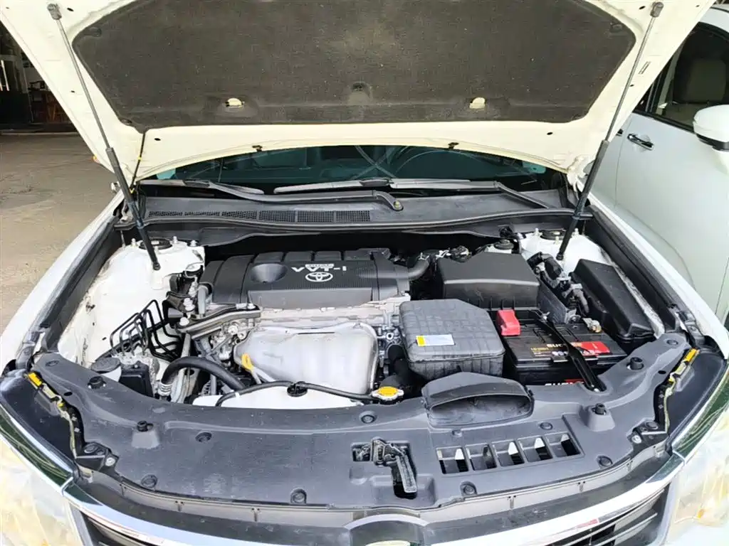 Toyota Camry 2015 2.5G Luxury Navigation Edition фото 20