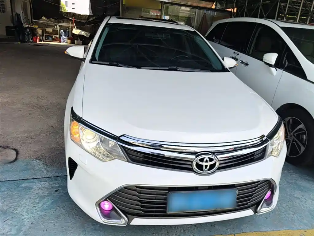 Toyota Camry 2015 2.5G Luxury Navigation Edition фото 3