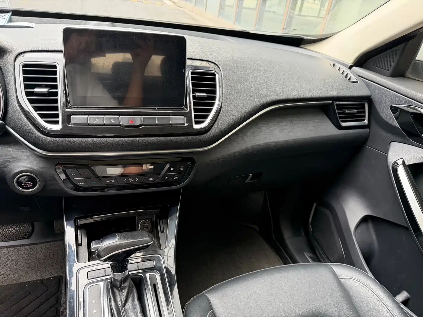 FAW Senya R9 2018 2018 1.2T Automatic Prestige Smart Delight