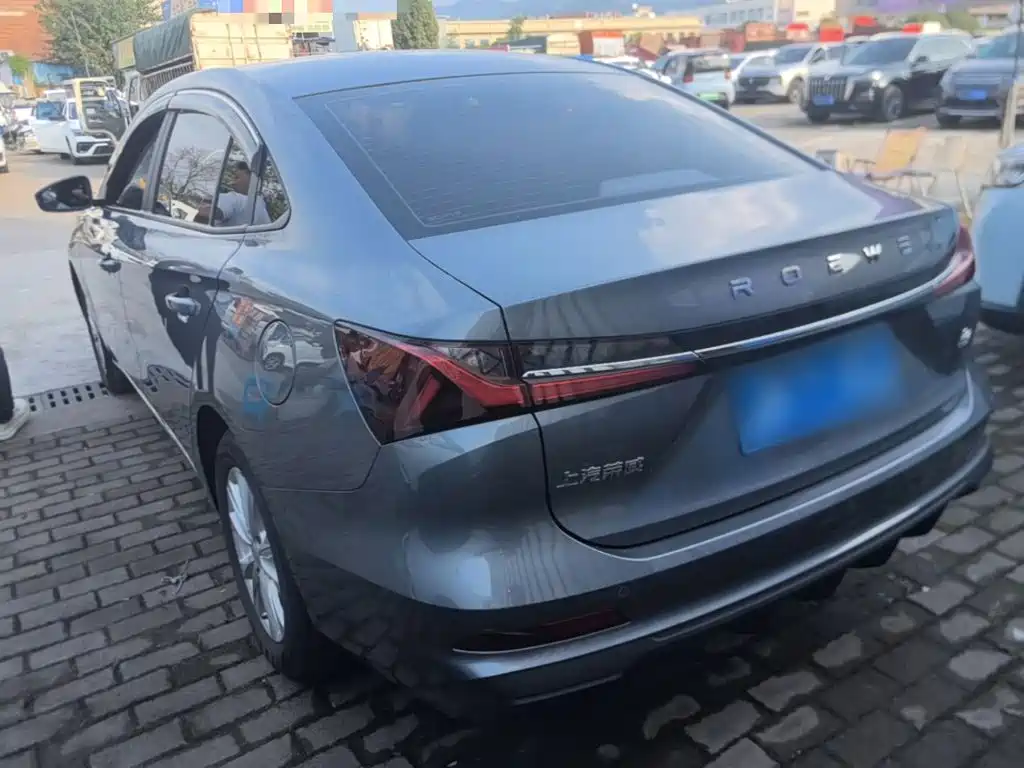 Фото 5 - Roewe i5