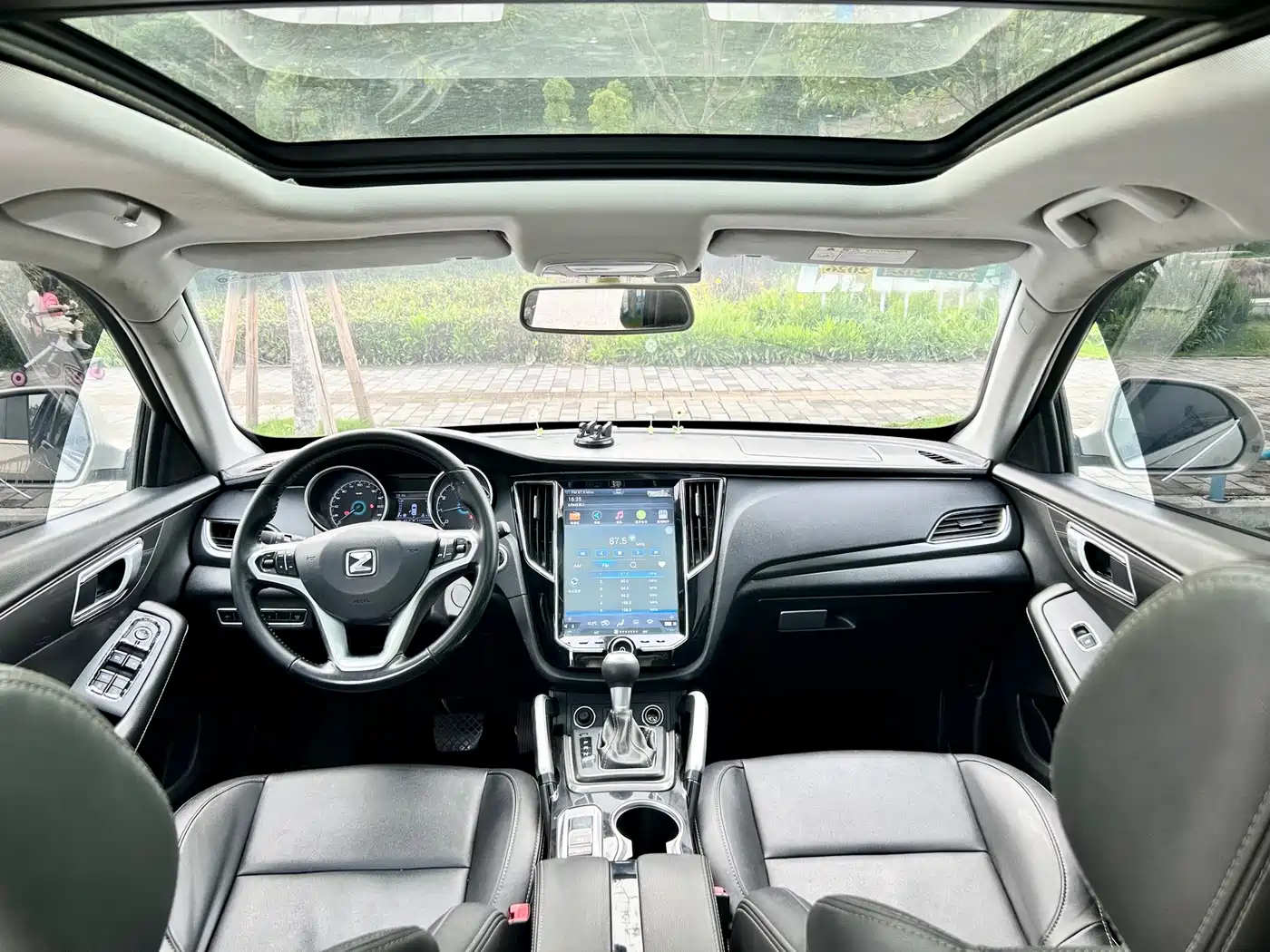 Zotye SR7 2018 2016 1.5T CVT Magic Cube Dream Edition (China V)