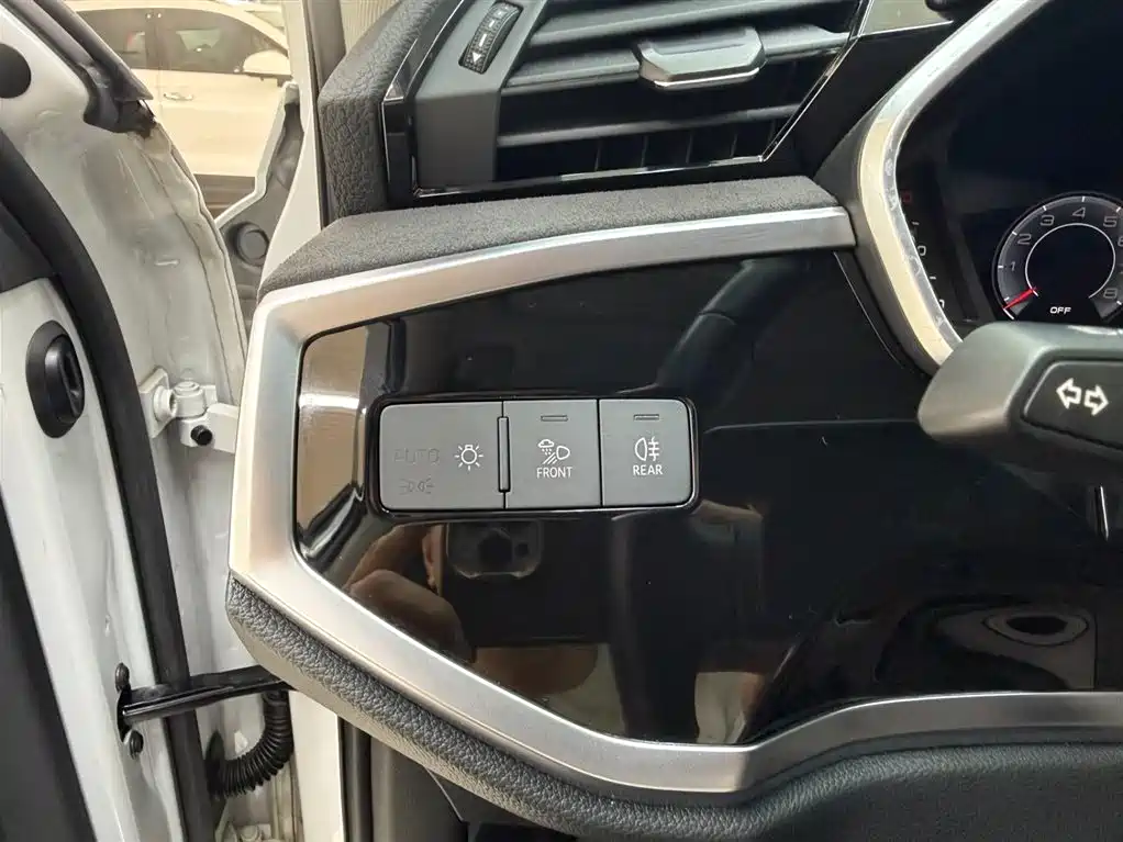 Audi Q3 2023 35 TFSI Fashion Dynamic (1.4T) фото 9