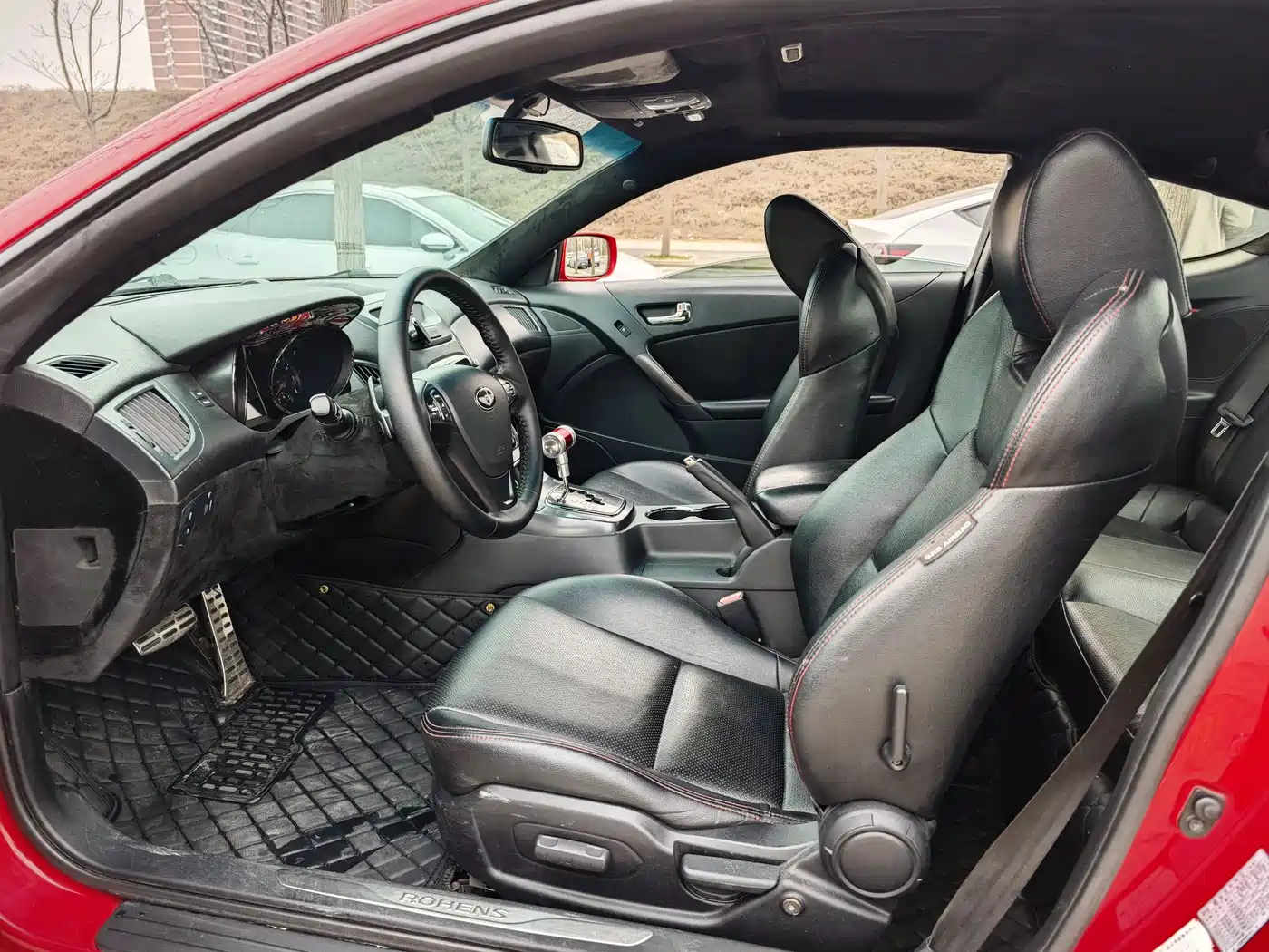 Hyundai Genesis Coupe 2009 Model 2.0T Automatic Luxury Edition фото 4