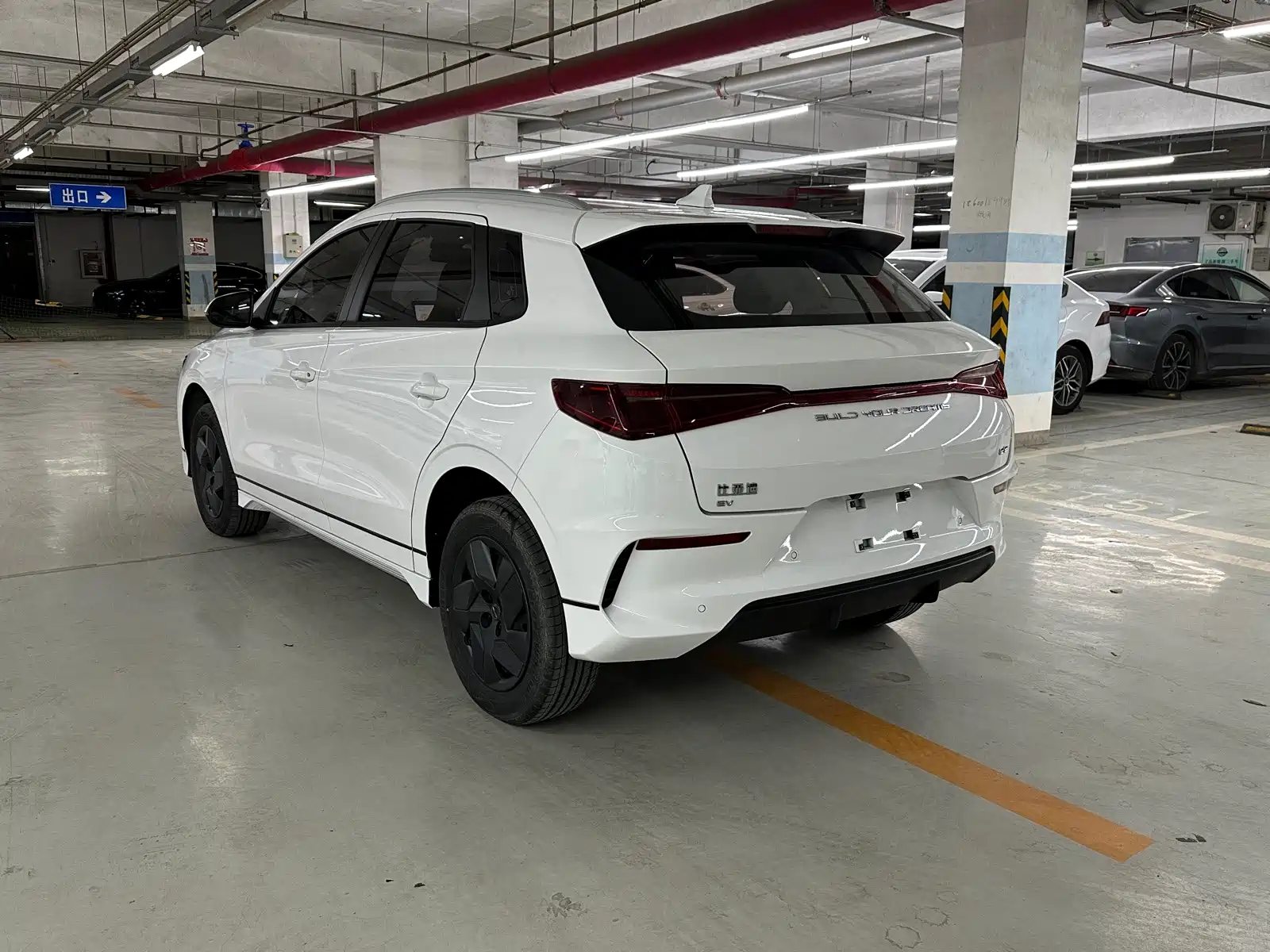 Фото 4 - BYD e2
