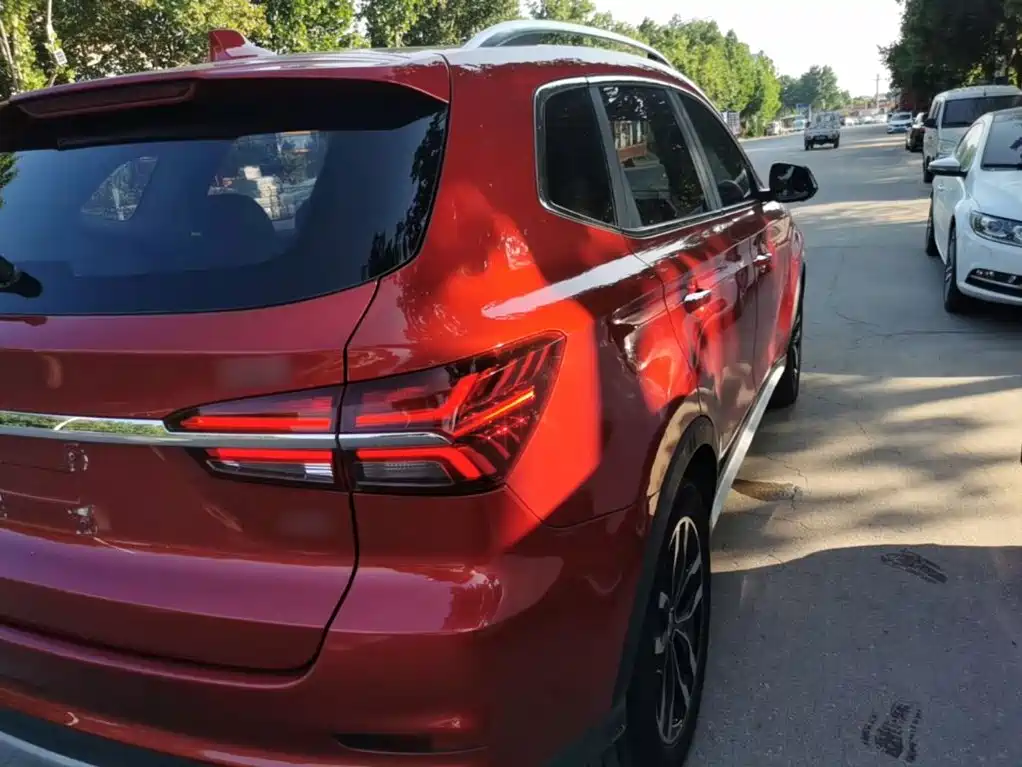 Фото 8 - Roewe RX5