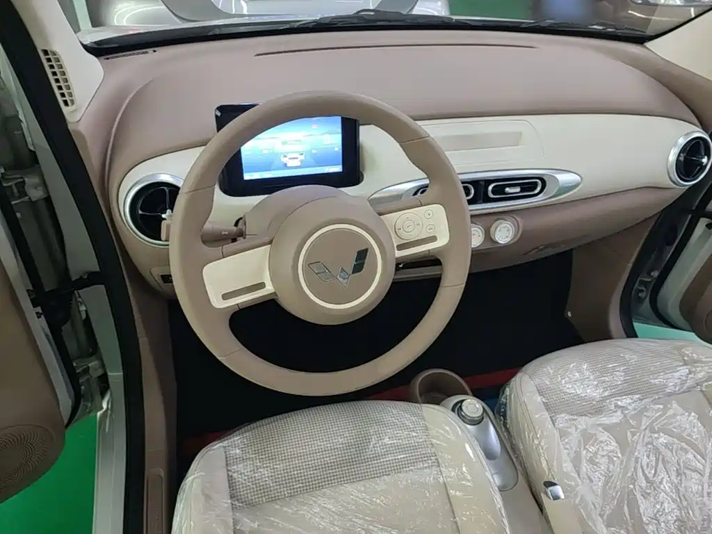 Wuling Motors Hongguang MINIEV 2026 2025 4-Door Advanced