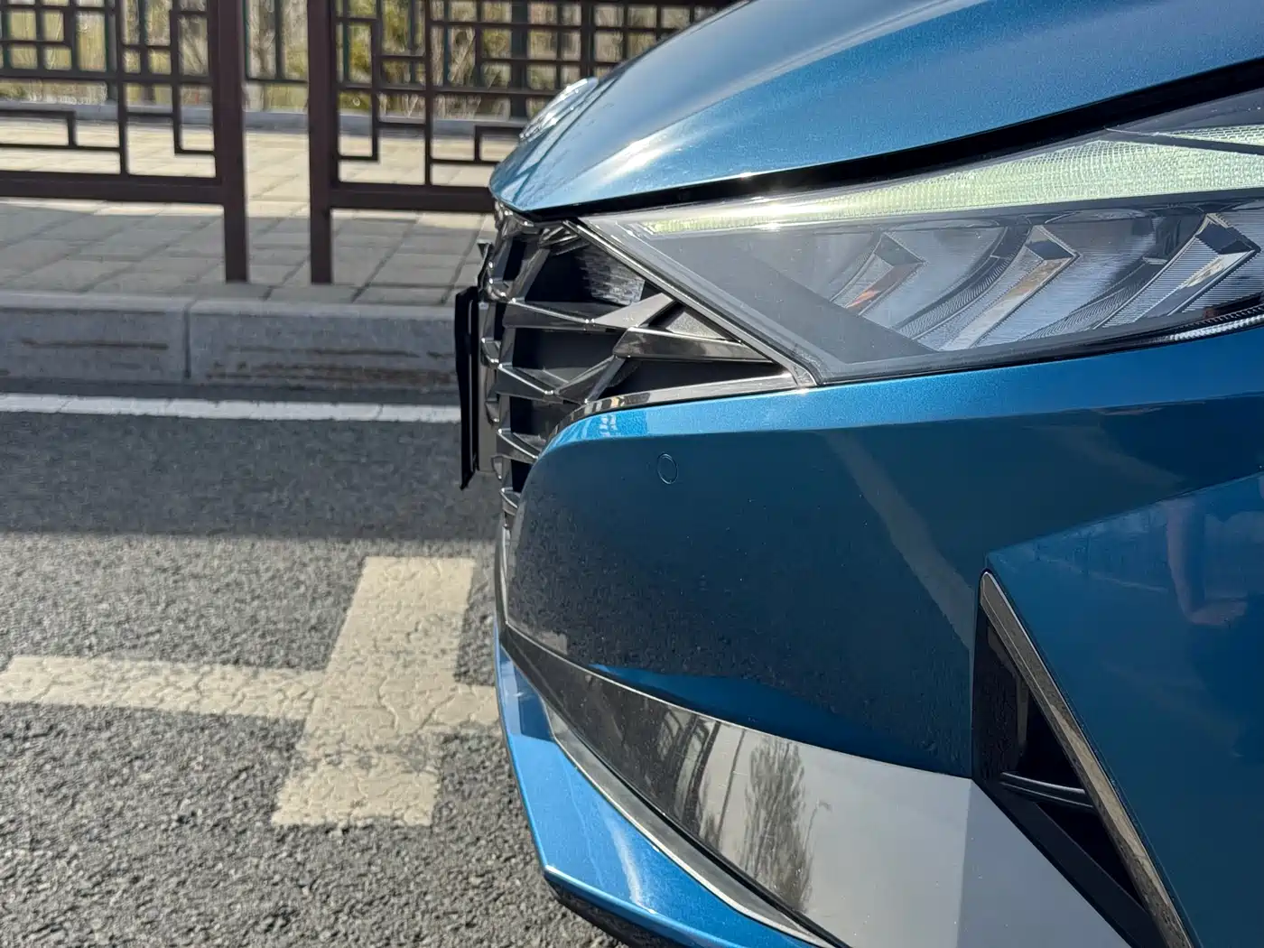 Hyundai Elantra 2022 1.5L CVT LUX Premium Edition фото 4