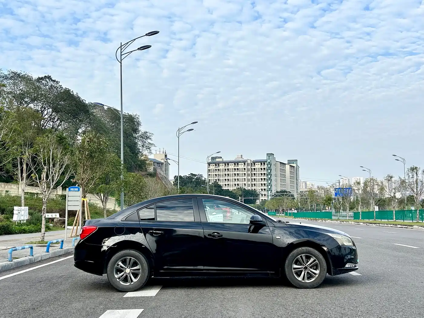 Фото 4 - Chevrolet Cruze