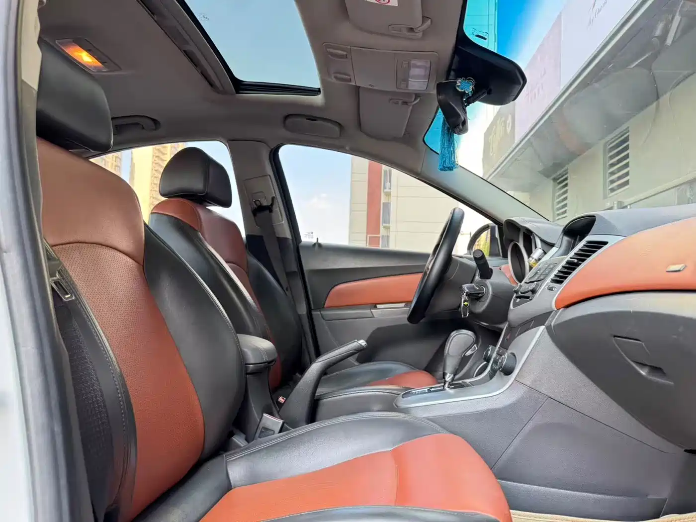 Chevrolet Cruze 2013 Model 1.8L SE AT фото 21
