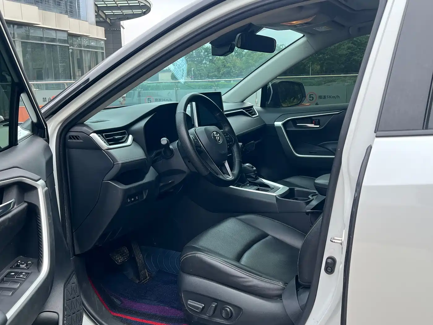 Toyota RAV4 Rongfang 2022 2.0L CVT 4WD Trend Plus Edition фото 5