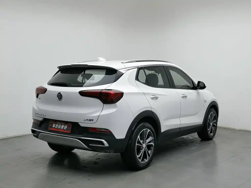 Photo 2 - Buick Encore GX
