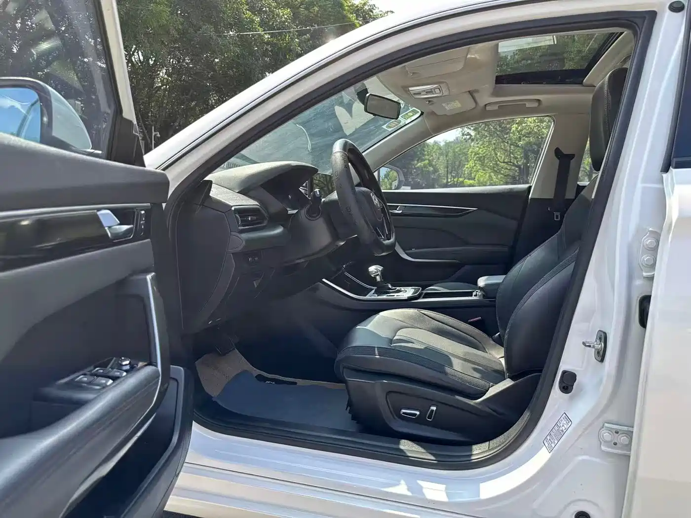 Dongfeng Aeolus Yixuan 2019 2020 230T Automatic Dazzle Edition