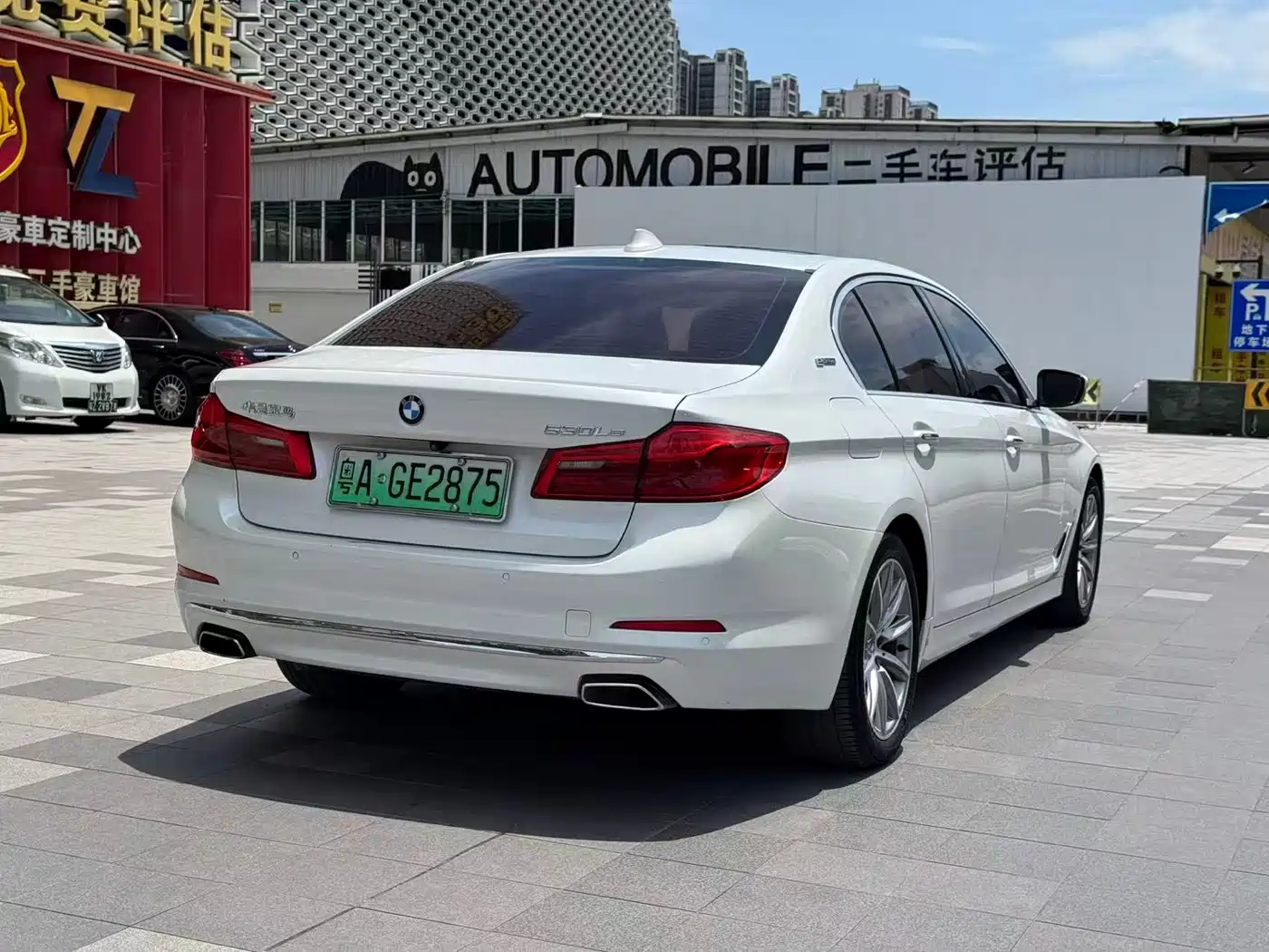 BMW 5 Series New Energy 2019 530Le Luxury Package фото 6
