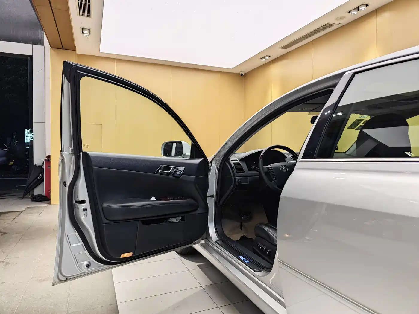 Toyota Reiz фото 7