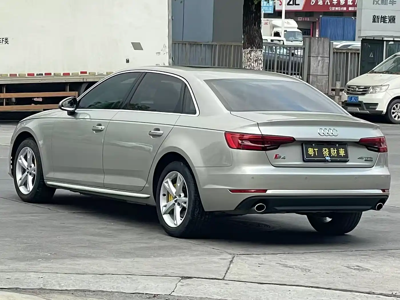 Audi A4L 2017 40 TFSI Fashion Edition фото 9