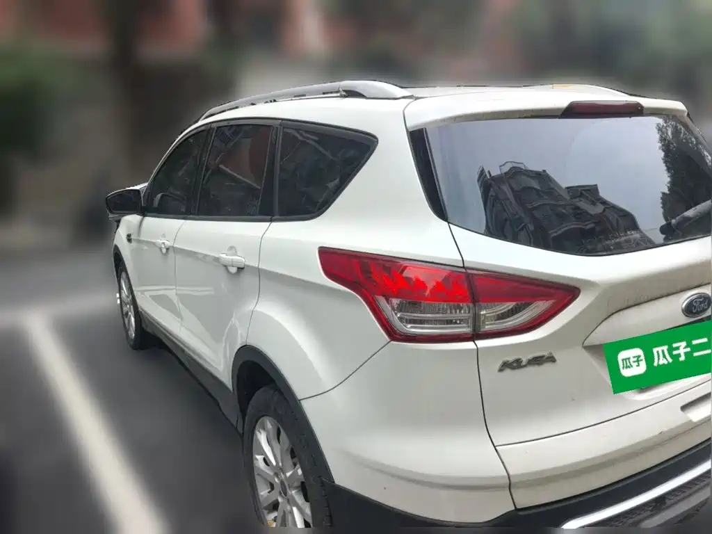 Фото 4 - Ford Kuga