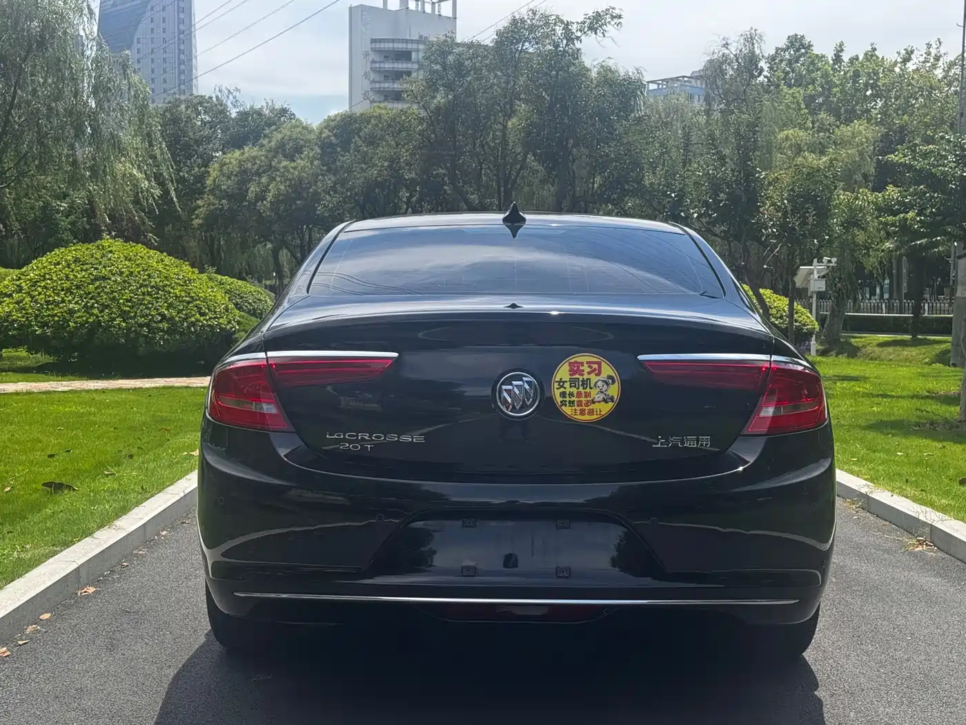 Photo 4 - Buick LaCrosse