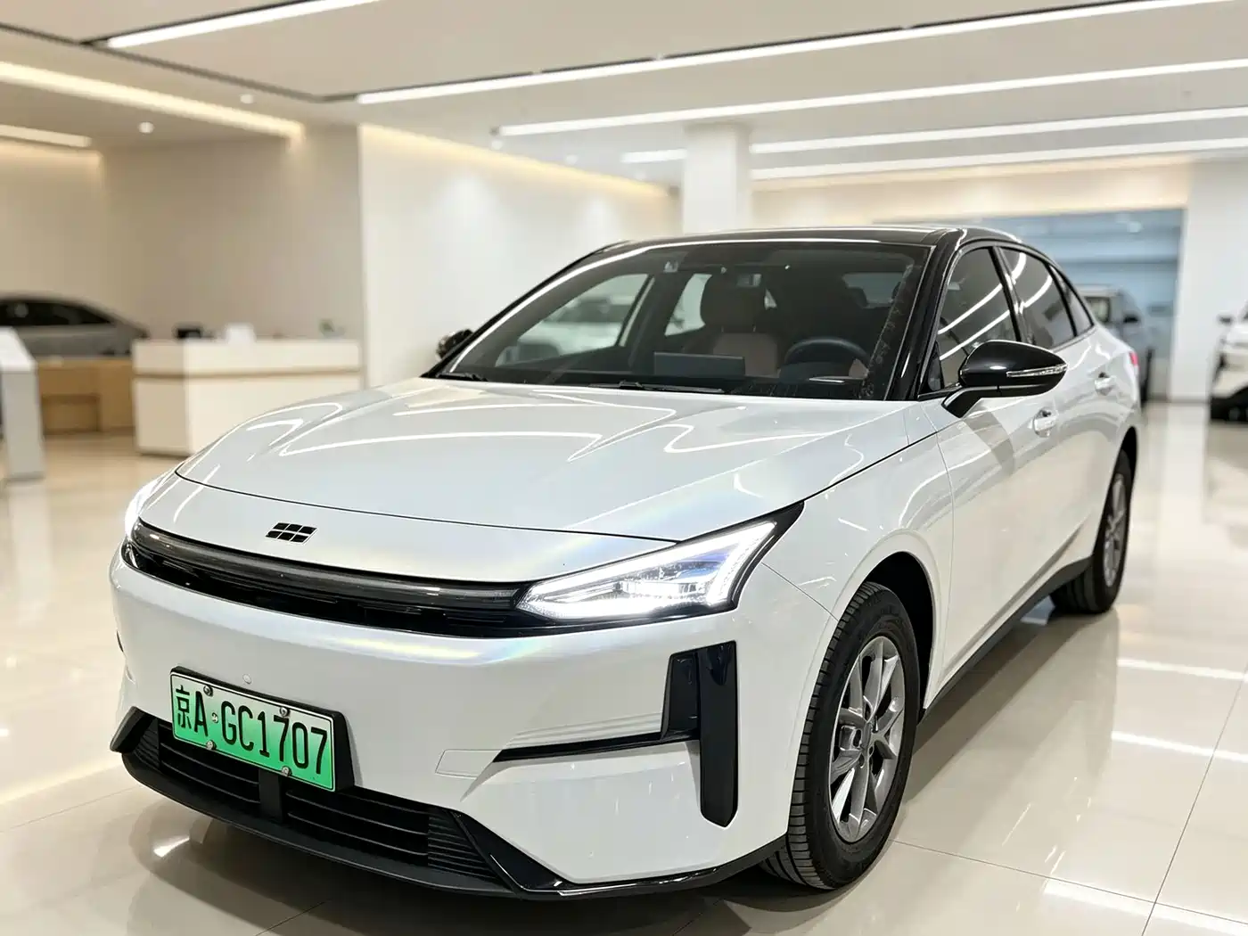 Geely Galaxy Galaxy L6 2025 — пригон из Китая