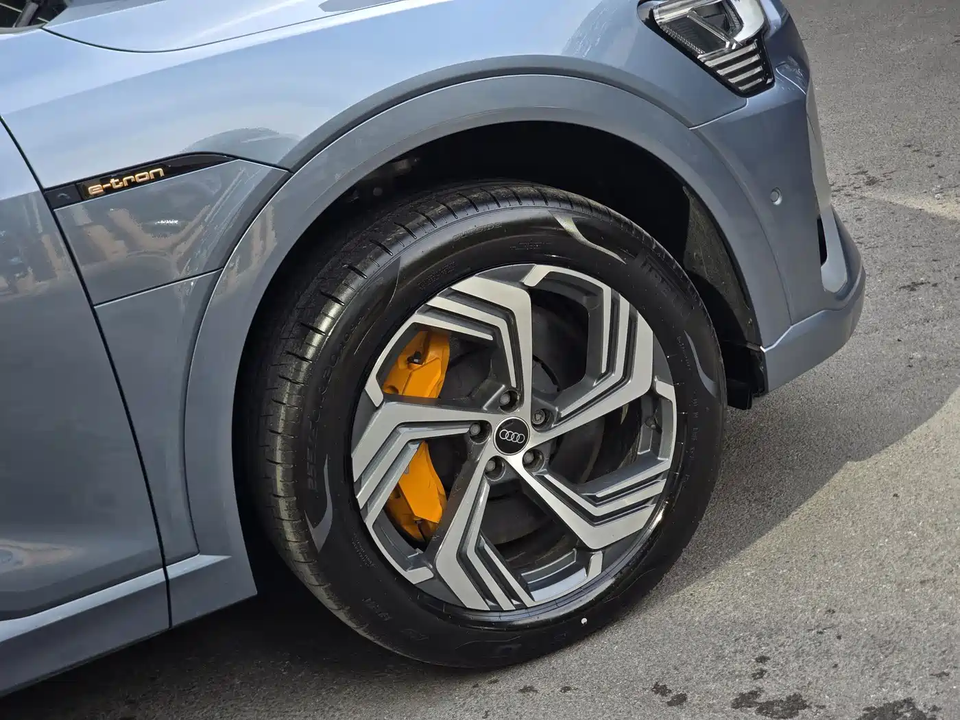 Audi e-tron 2021 50 quattro Exclusive Selection фото 8
