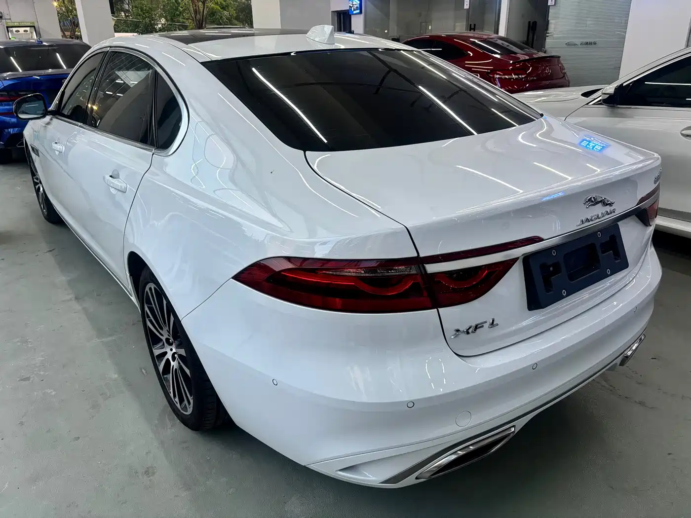 Фото 4 - Jaguar XFL