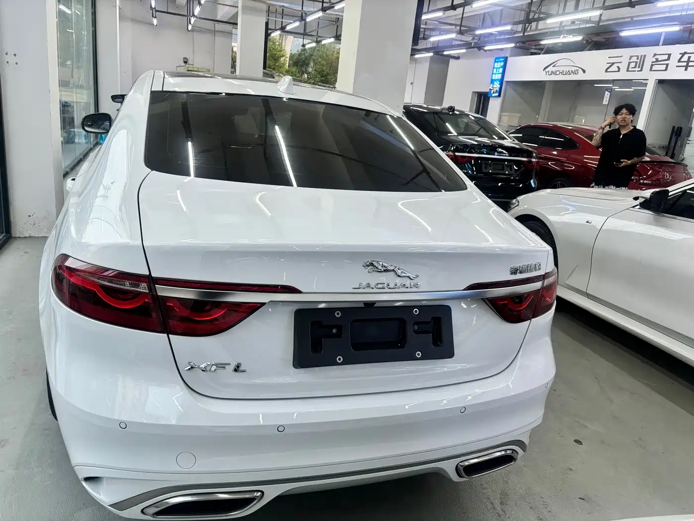 Фото 5 - Jaguar XFL
