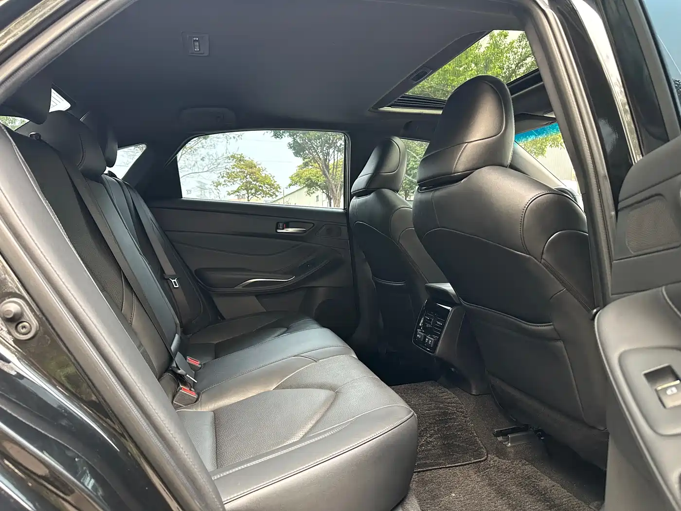 Toyota Avalon 2019 2.0L XLE Premium Edition (China VI) фото 6