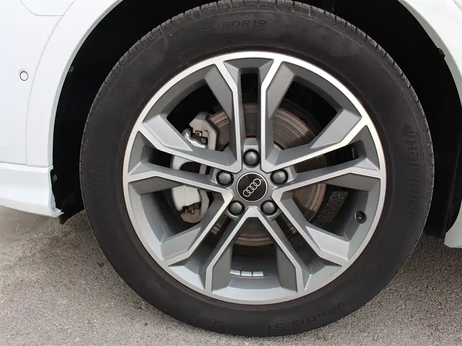 Audi Q3 2024 40 TFSI Fashion Sport фото 7