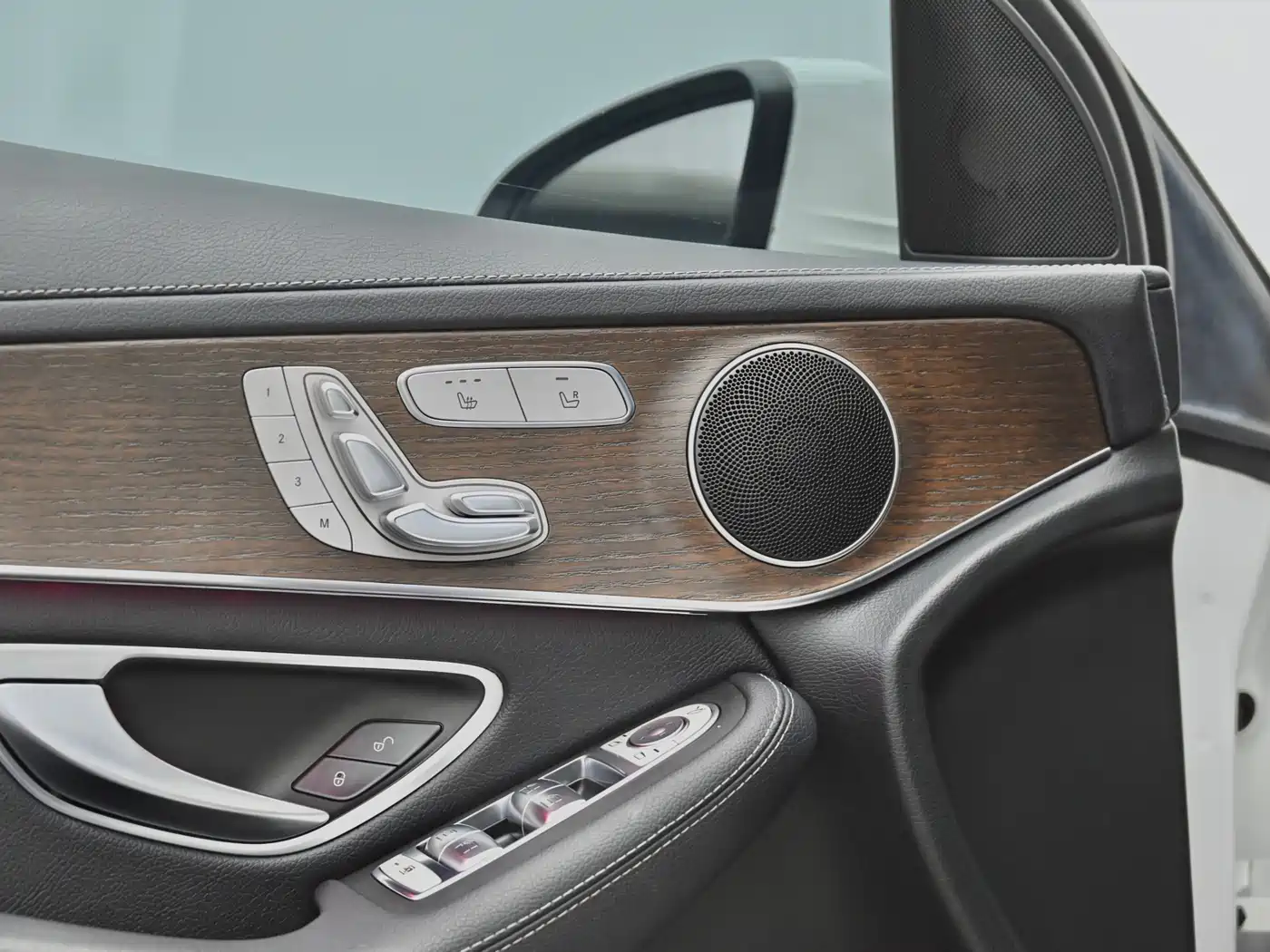 Mercedes-Benz GLC 2022 Facelift II GLC 260 L 4MATIC Luxury фото 19