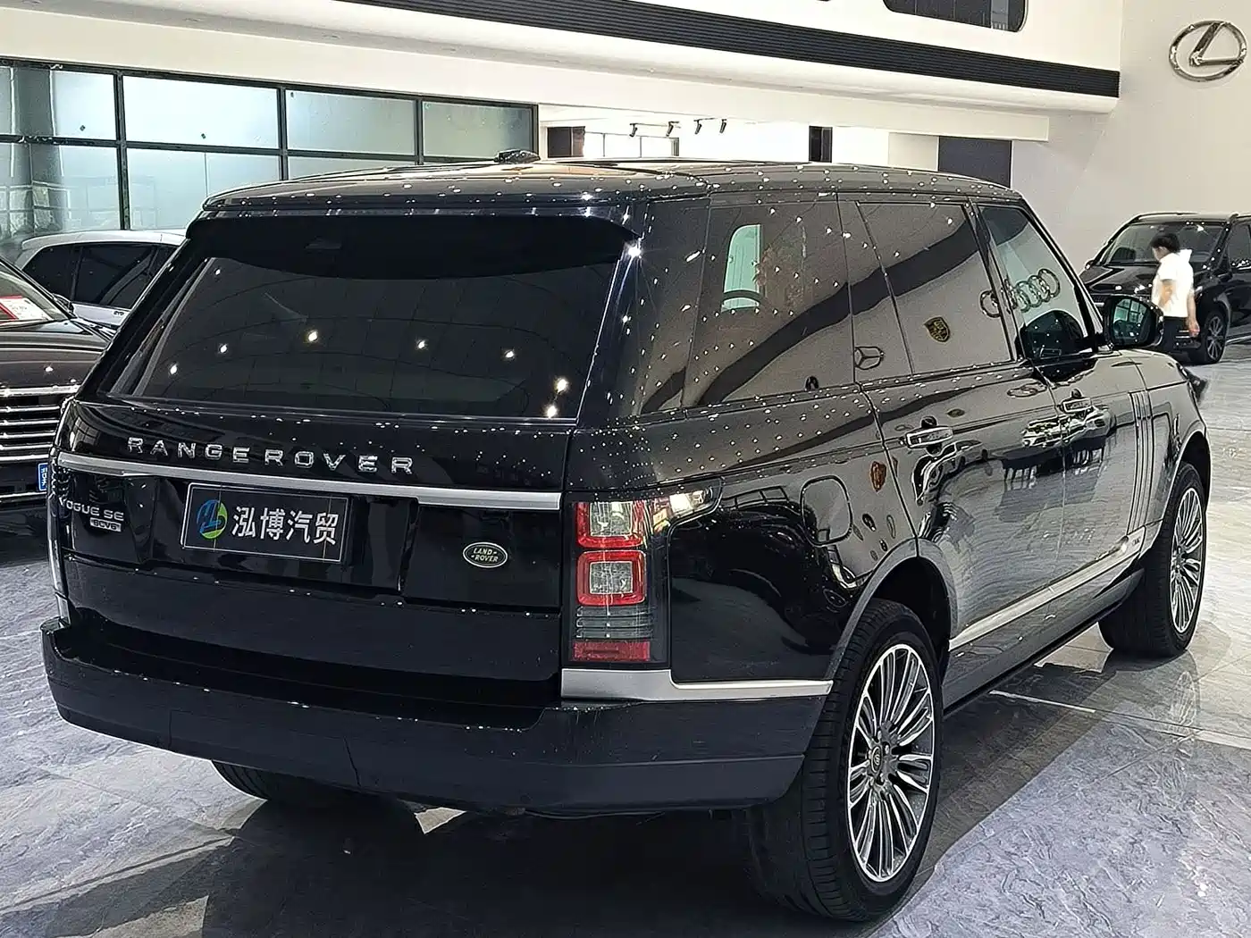 Photo 12 - Land Rover Range Rover