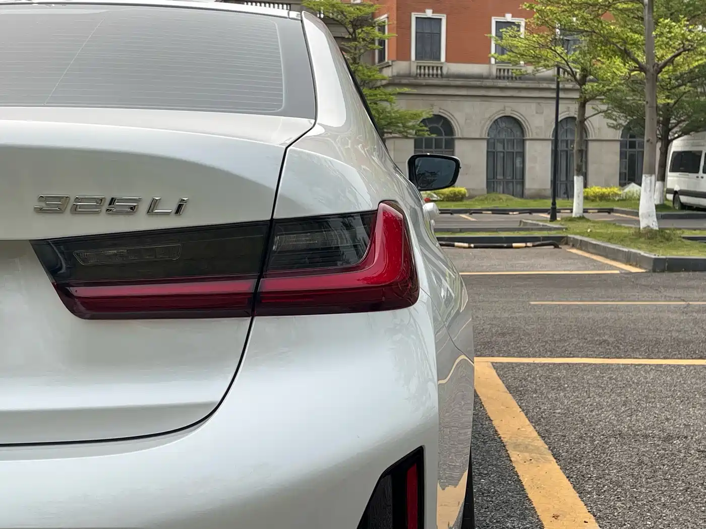 BMW 3-SERIES