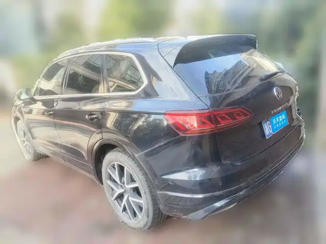 Volkswagen Touareg 2021 3.0TSI R-Line Classic Sport Package — фото 5
