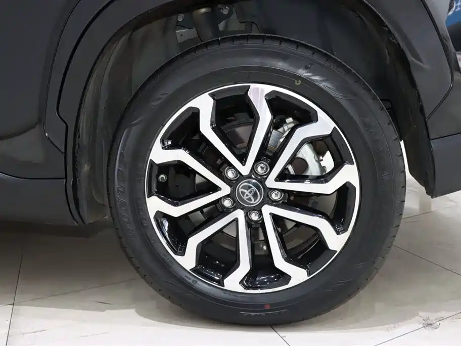 Toyota Frontlander 2022 2.0L CVT Luxury Edition фото 16