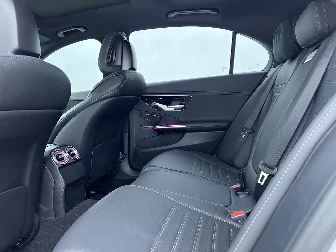 Mercedes-Benz C-Class 2023 Facelift C 260 L Sport Edition фото 4