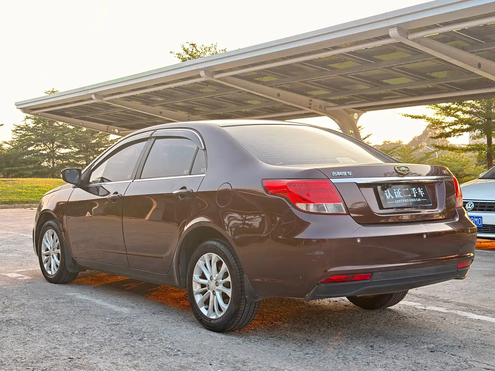Фото 6 - Geely Vision