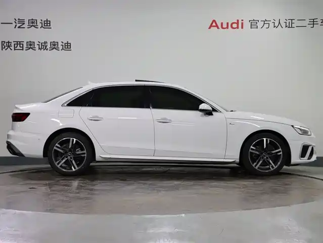 Audi A4L 2022 40 TFSI Luxury Dynamic — фото 3