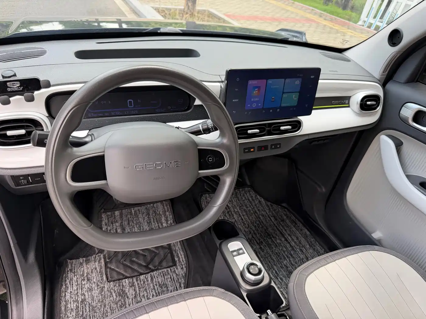 Photo 7 - Geely Galaxy Panda