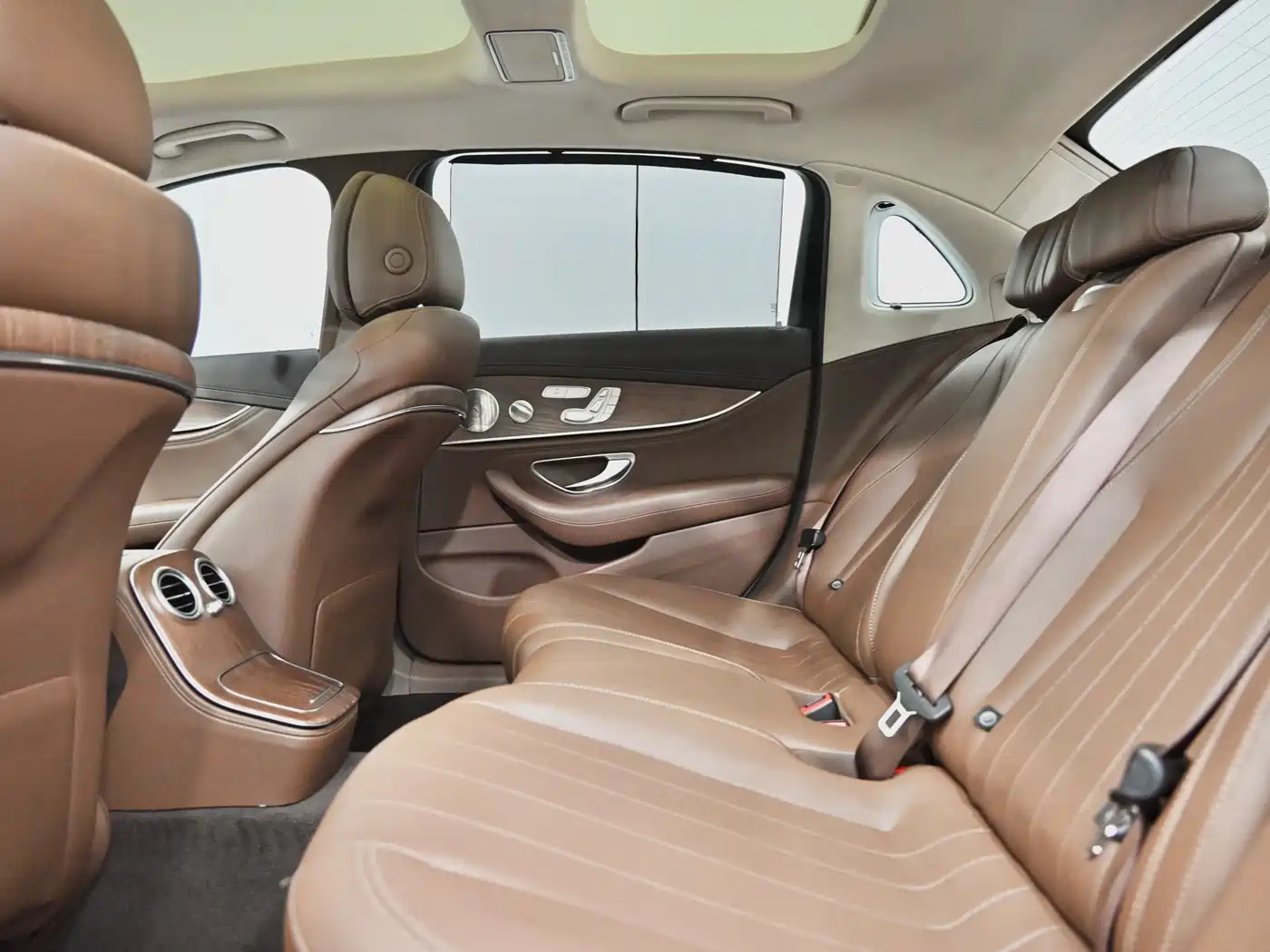 Mercedes-Benz E-Class 2022 Facelift E 300 L Luxury Style фото 48