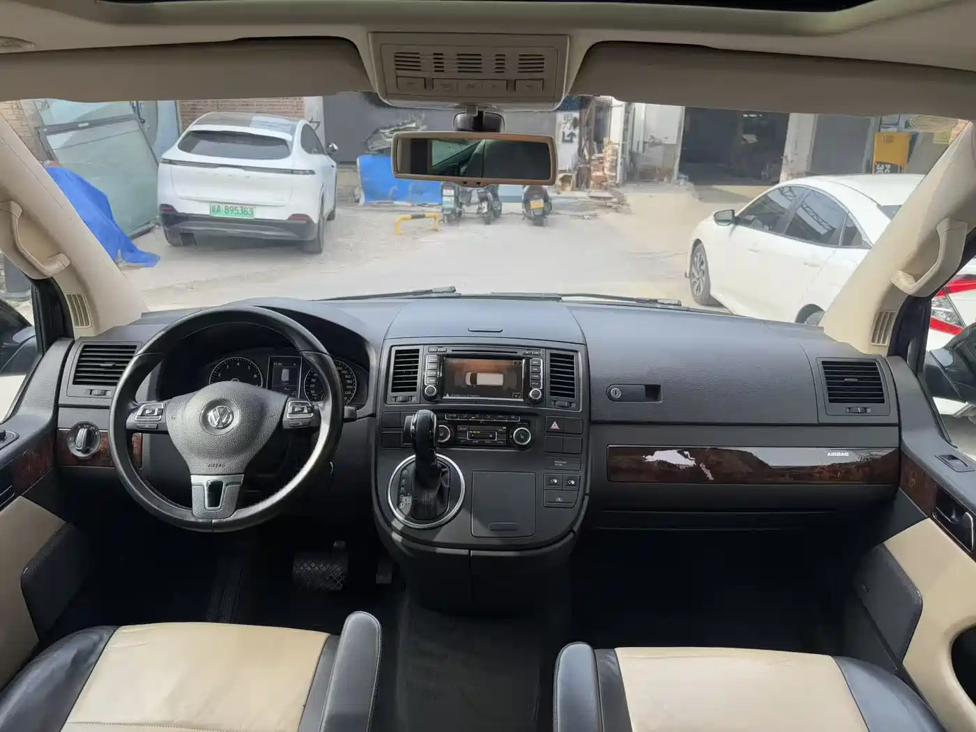 Volkswagen Multivan 2016 2015 2.0TSI AWD 65th Anniversary Limited Edition