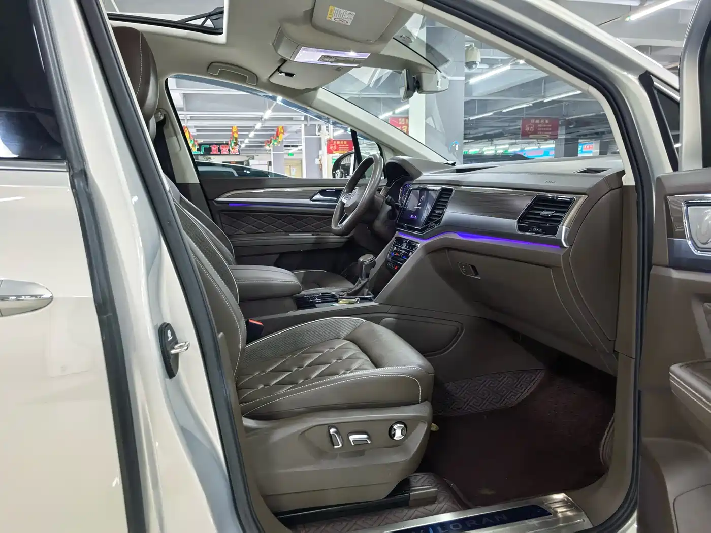 Volkswagen Viloran 2020 380TSI Premium фото 24