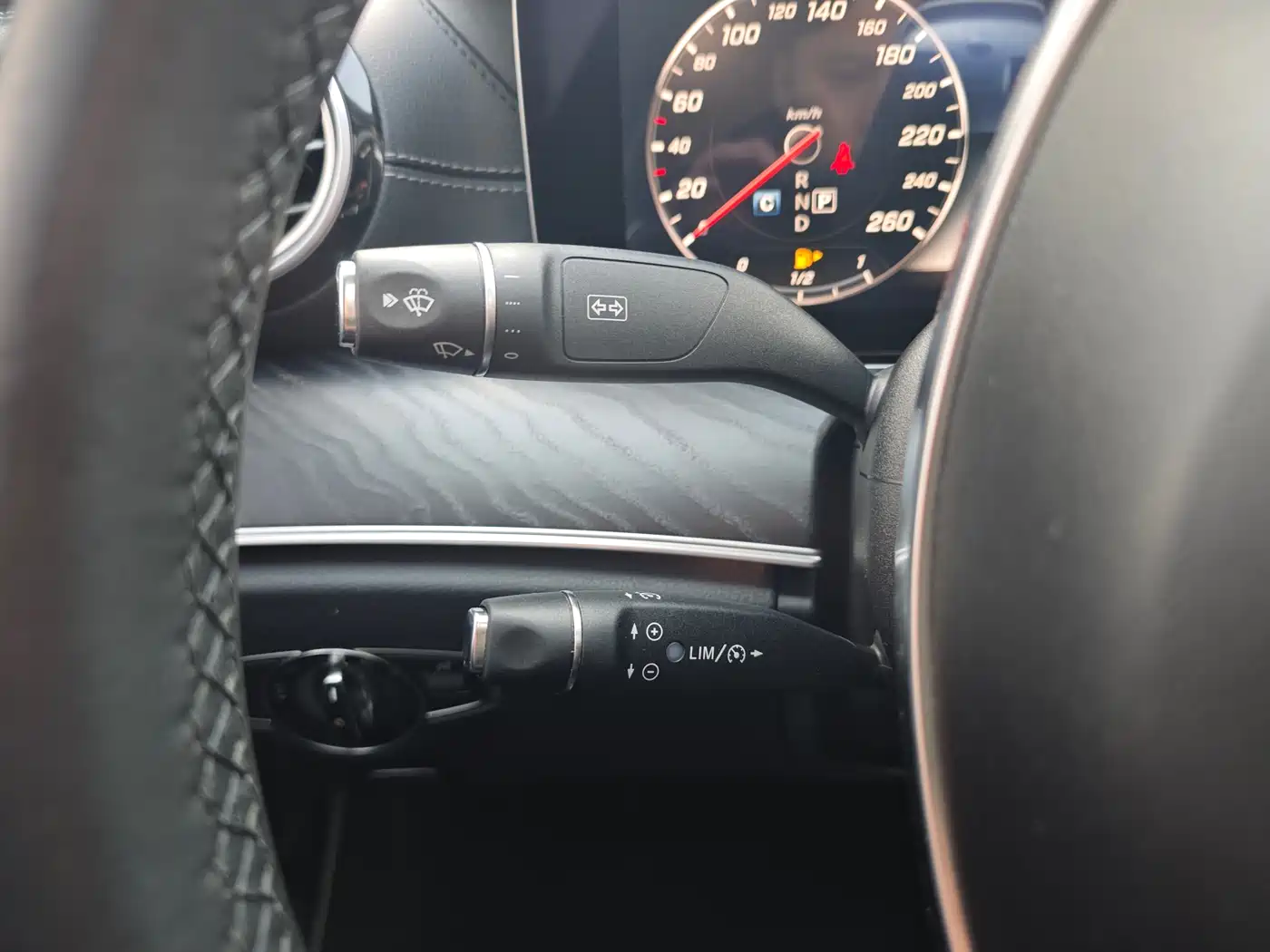 Mercedes-Benz E-Class 2016 E 200 L Sport Type фото 19