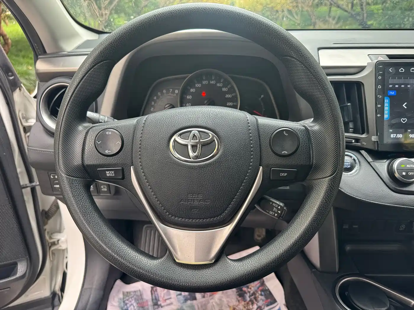 Фото 15 - Toyota RAV4