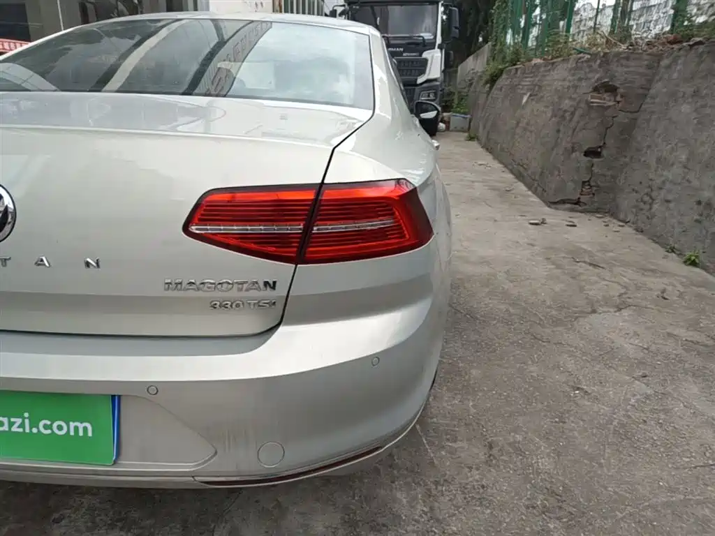 Volkswagen Magotan 2018 330TSI DSG Leading фото 8
