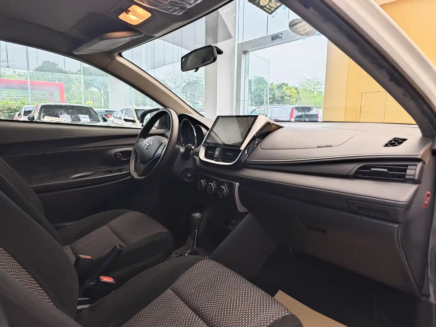 Toyota Vios 2017 1.5L CVT Pioneer фото 30